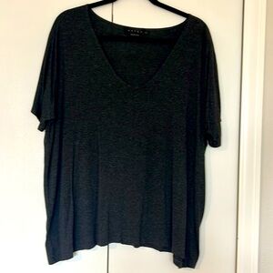 HATCh - The Perfect Vee Tee. 

Heathered black 

Size 1